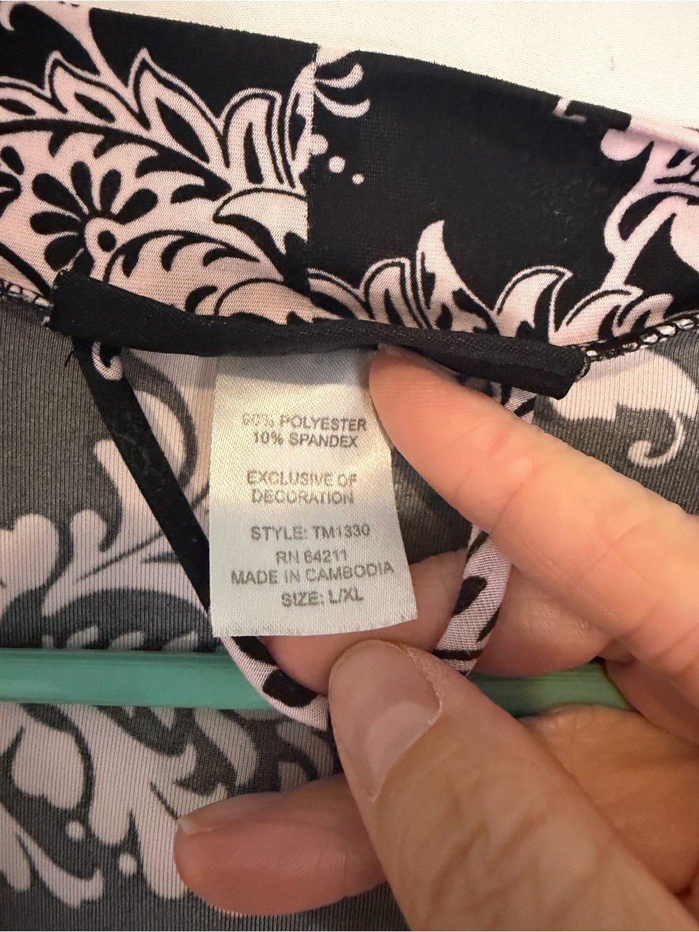 3/$20 Studio Donatello Floral Black & Light Pink Knee Length 3/4 Sleeve Robe - Picture 4 of 4